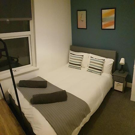 4 Bedrooms, Sleeps 10, Near Lfc & Efc Liverpool Exterior photo