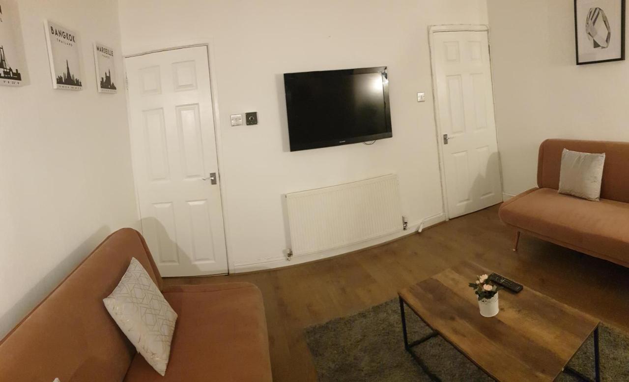 4 Bedrooms, Sleeps 10, Near Lfc & Efc Liverpool Exterior photo